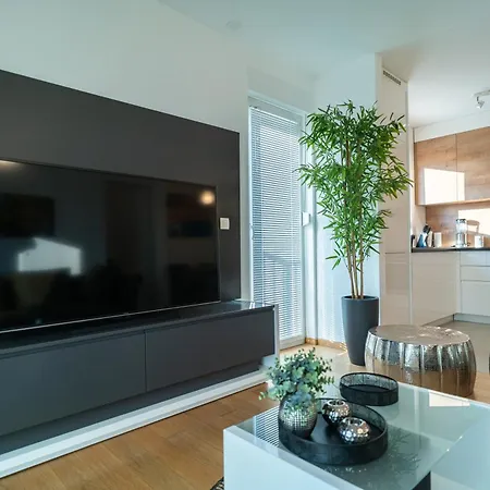 Wing 77 By Belmont Realty 자다르