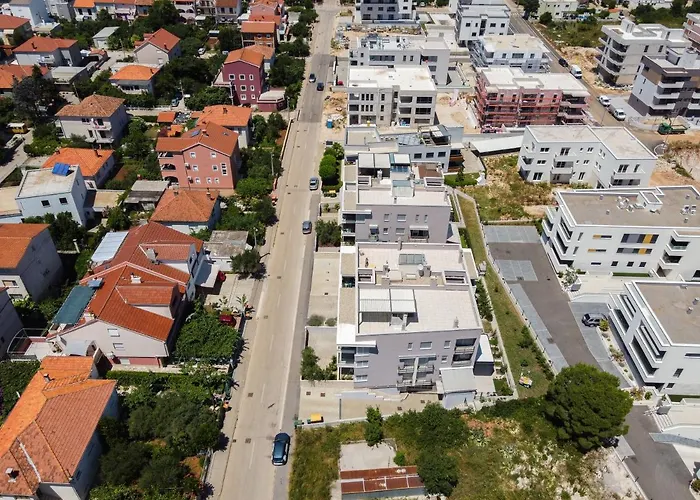 דירה Wing 77 By Belmont Realty *