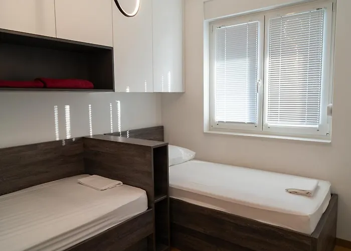 Wing 77 By Belmont Realty * זאדאר