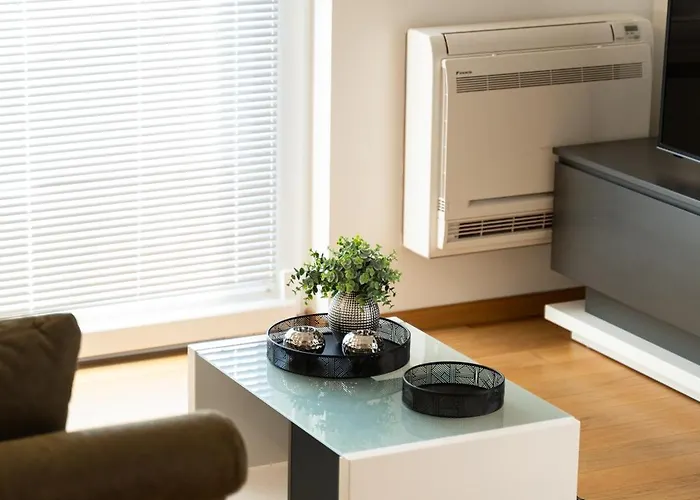 Wing 77 By Belmont Realty דירה זאדאר